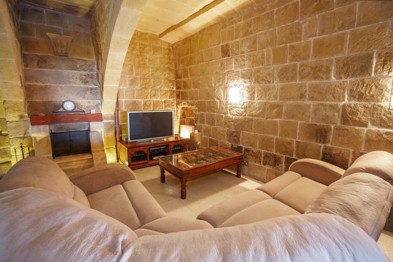 Il-Veduta Holiday Farmhouse With Sunny Private Pool In Island Of Gozo Gharb  Ngoại thất bức ảnh
